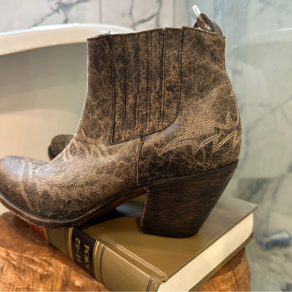 Lucchese Brown Distressed Leather Western Ankle Boots Womens 9 M - Picture 8 of 12